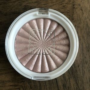 TALIA MAR Covent Garden Highlighter